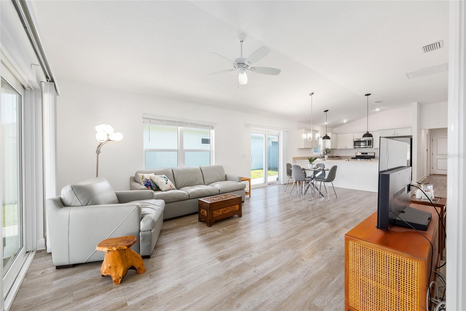 Image 24 of 55 For 1661 Sara Street