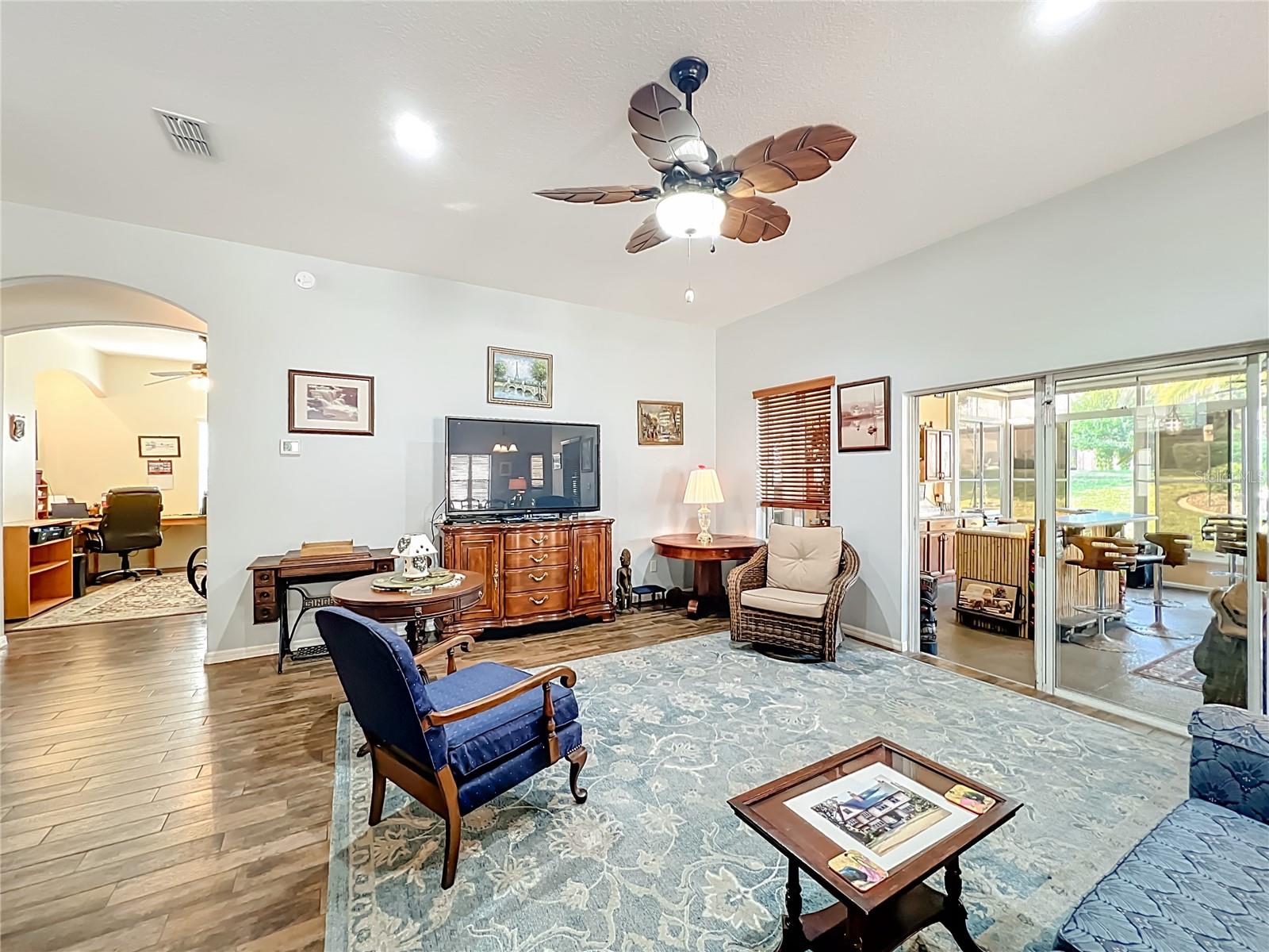 Image 13 of 51 For 25225 Laurel Valley Road