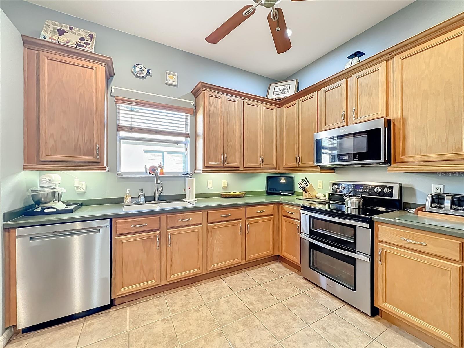 Image 16 of 51 For 25225 Laurel Valley Road