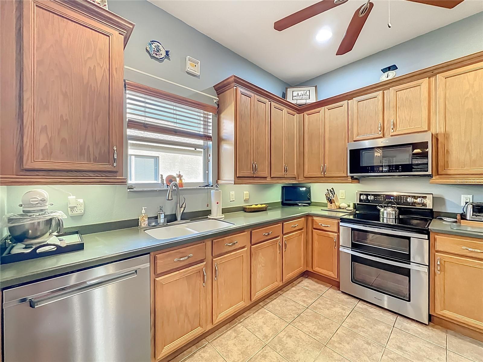 Image 17 of 51 For 25225 Laurel Valley Road