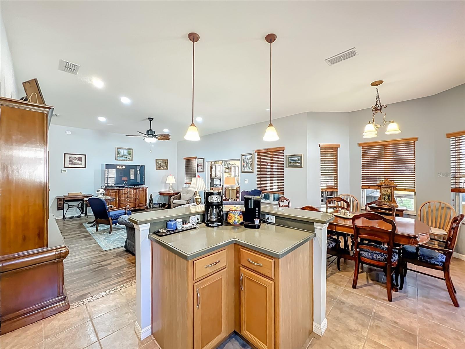 Image 19 of 51 For 25225 Laurel Valley Road