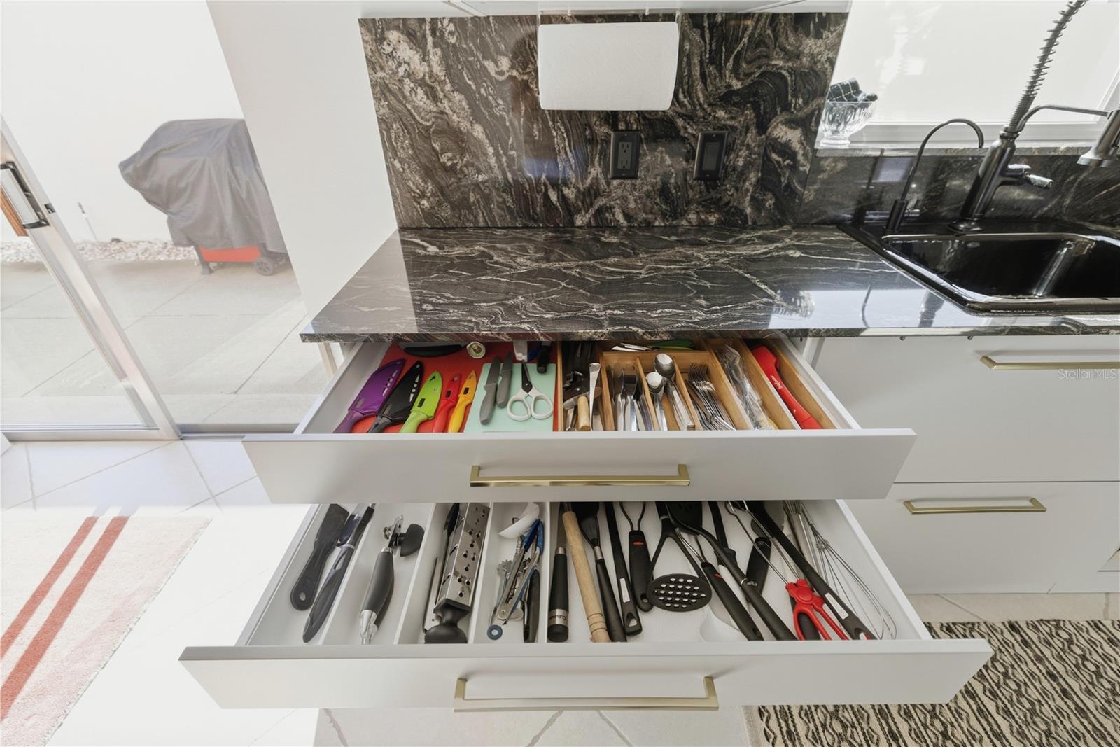 Image 22 of 36 For 627 Delgado Avenue