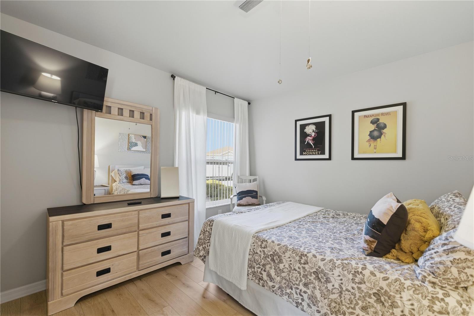 Image 7 of 36 For 627 Delgado Avenue