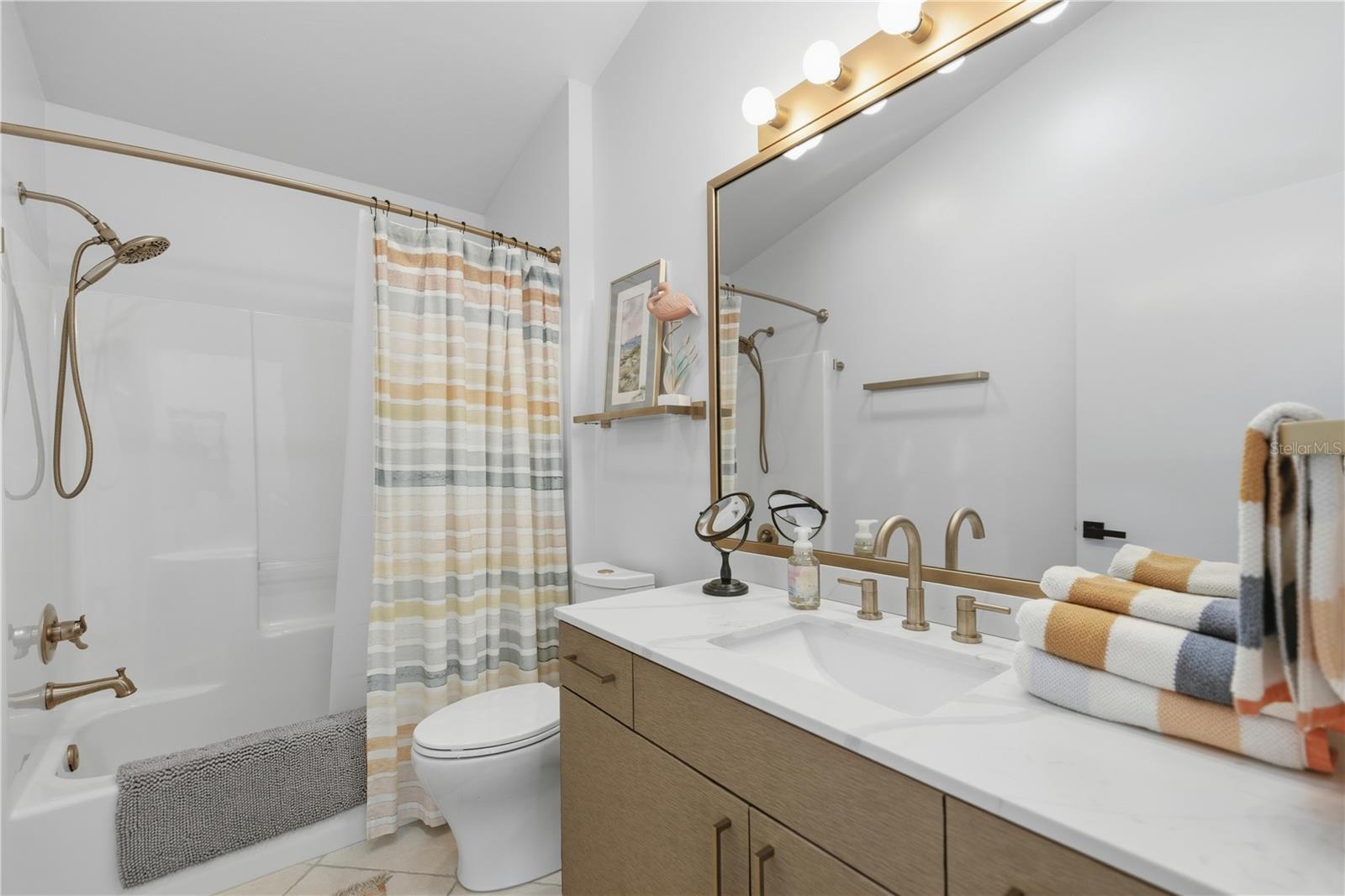 Image 9 of 36 For 627 Delgado Avenue