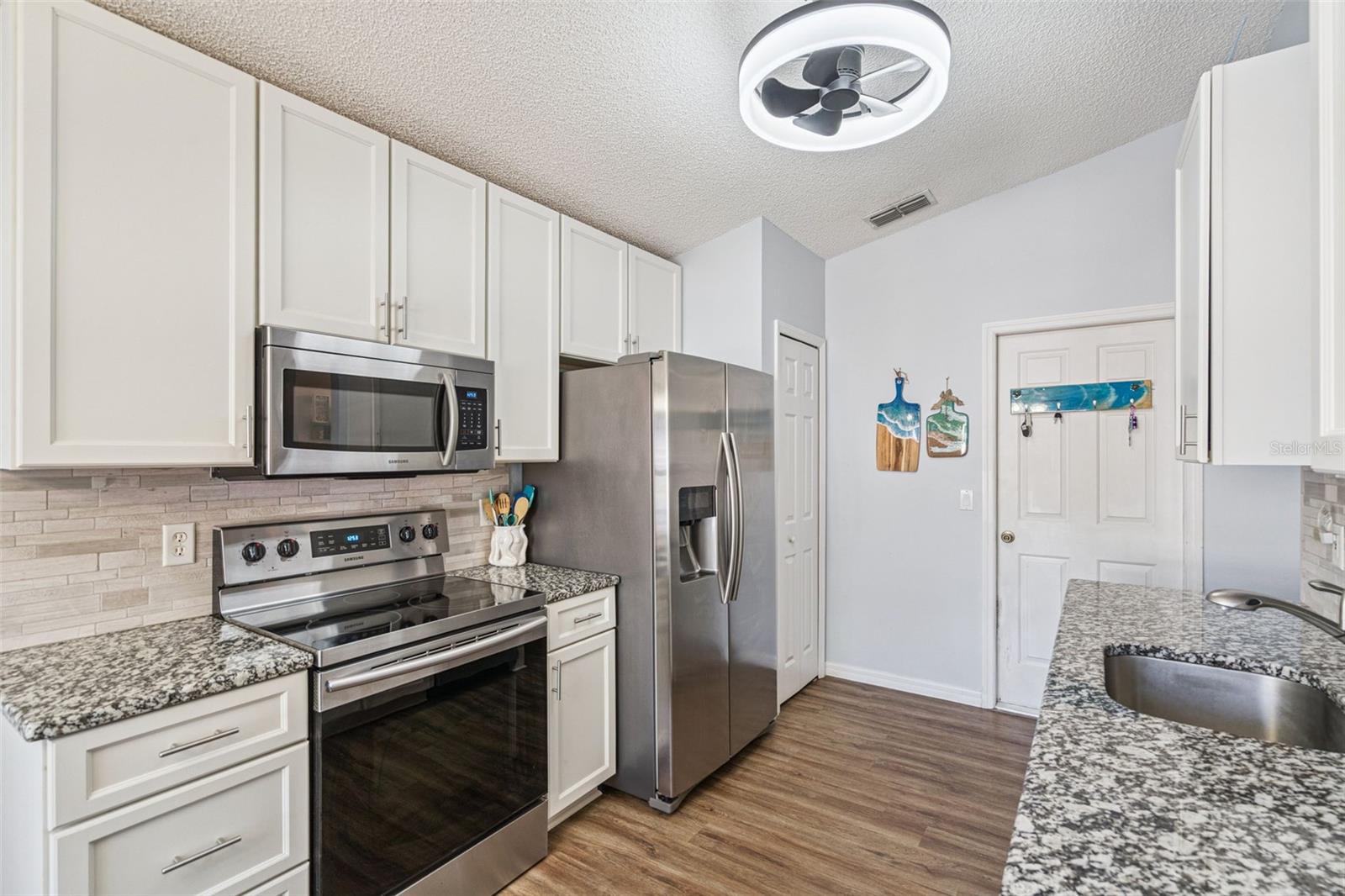 Image 17 of 53 For 1380 Fallwood Drive