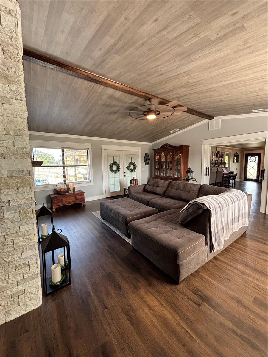 Image 10 of 35 For 37445 Grays Airport Road