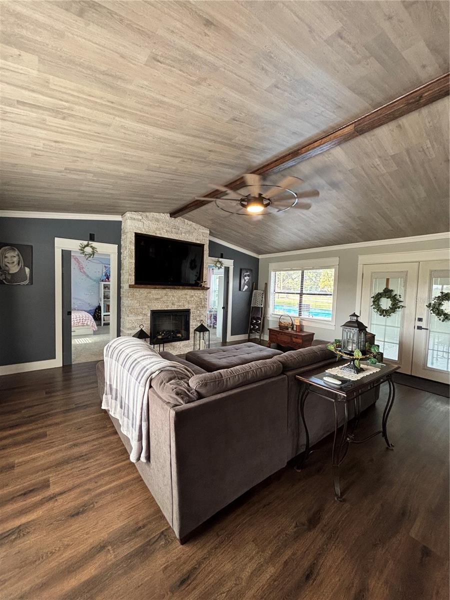 Image 11 of 35 For 37445 Grays Airport Road