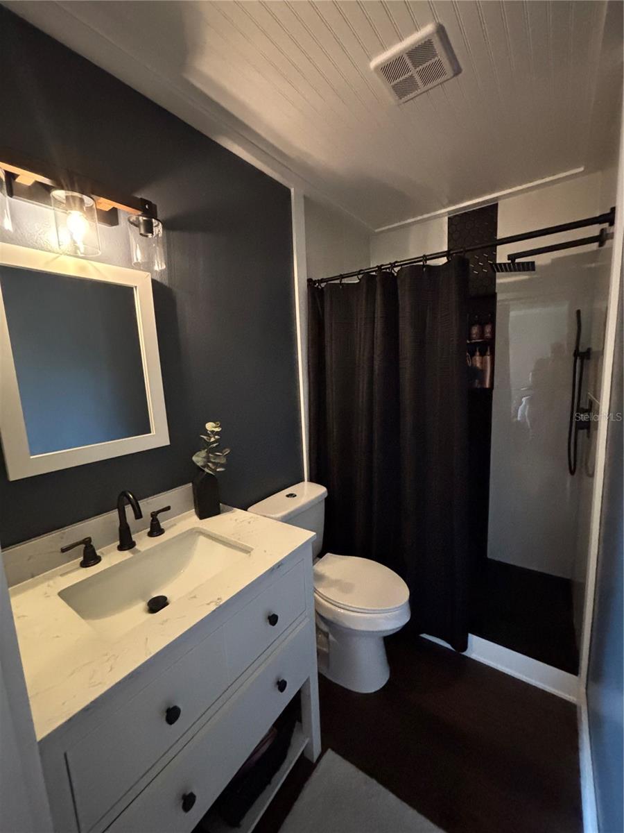 Image 15 of 35 For 37445 Grays Airport Road