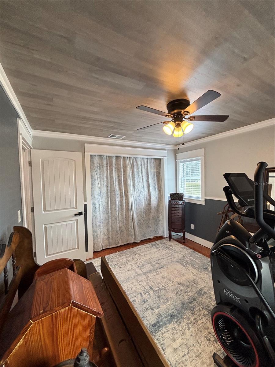 Image 19 of 35 For 37445 Grays Airport Road