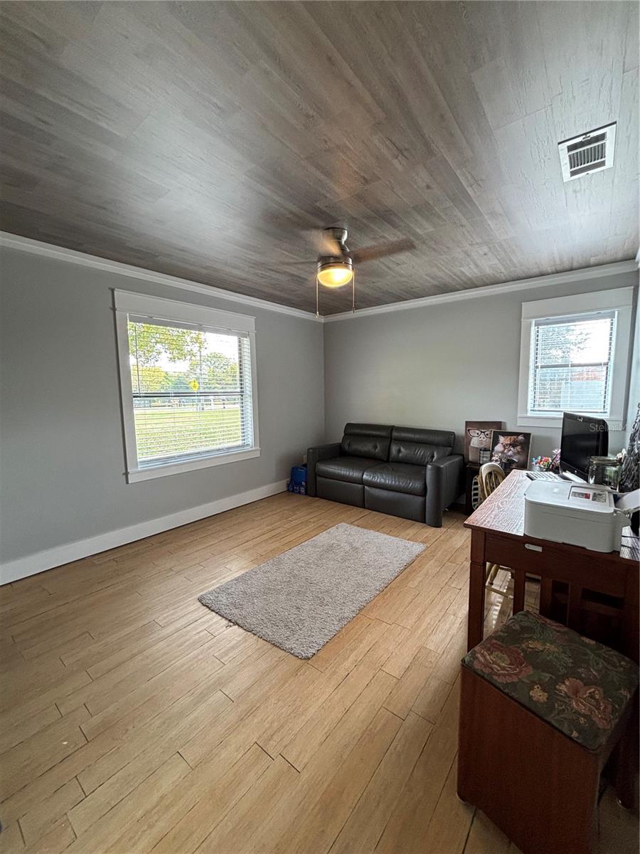 Image 20 of 35 For 37445 Grays Airport Road