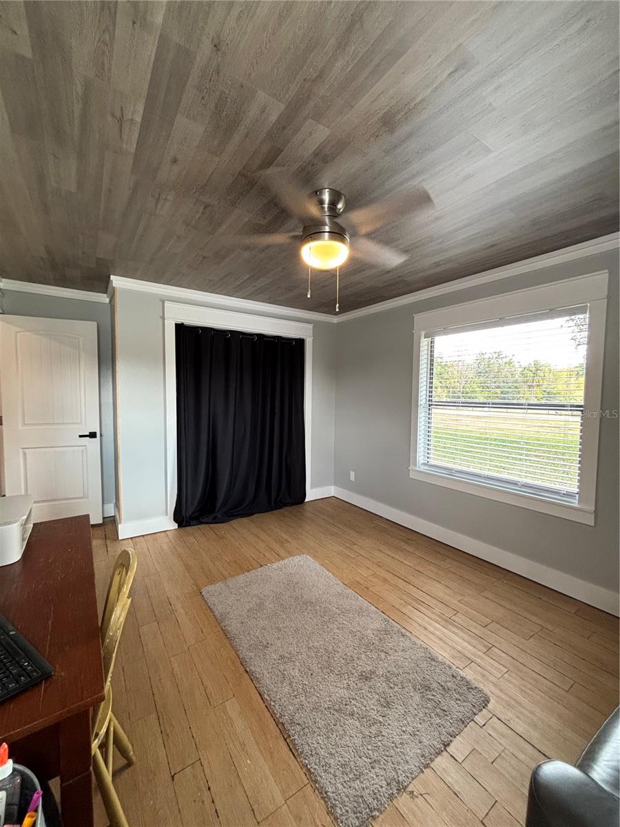 Image 21 of 35 For 37445 Grays Airport Road