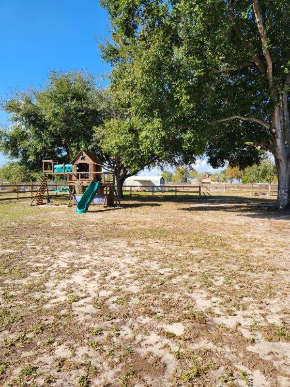 Image 29 of 35 For 37445 Grays Airport Road