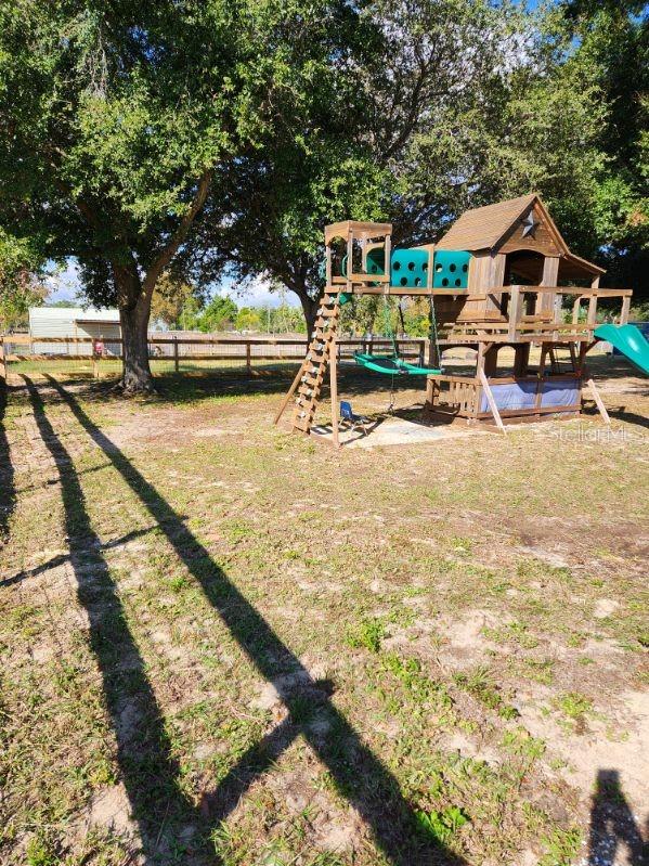 Image 31 of 35 For 37445 Grays Airport Road