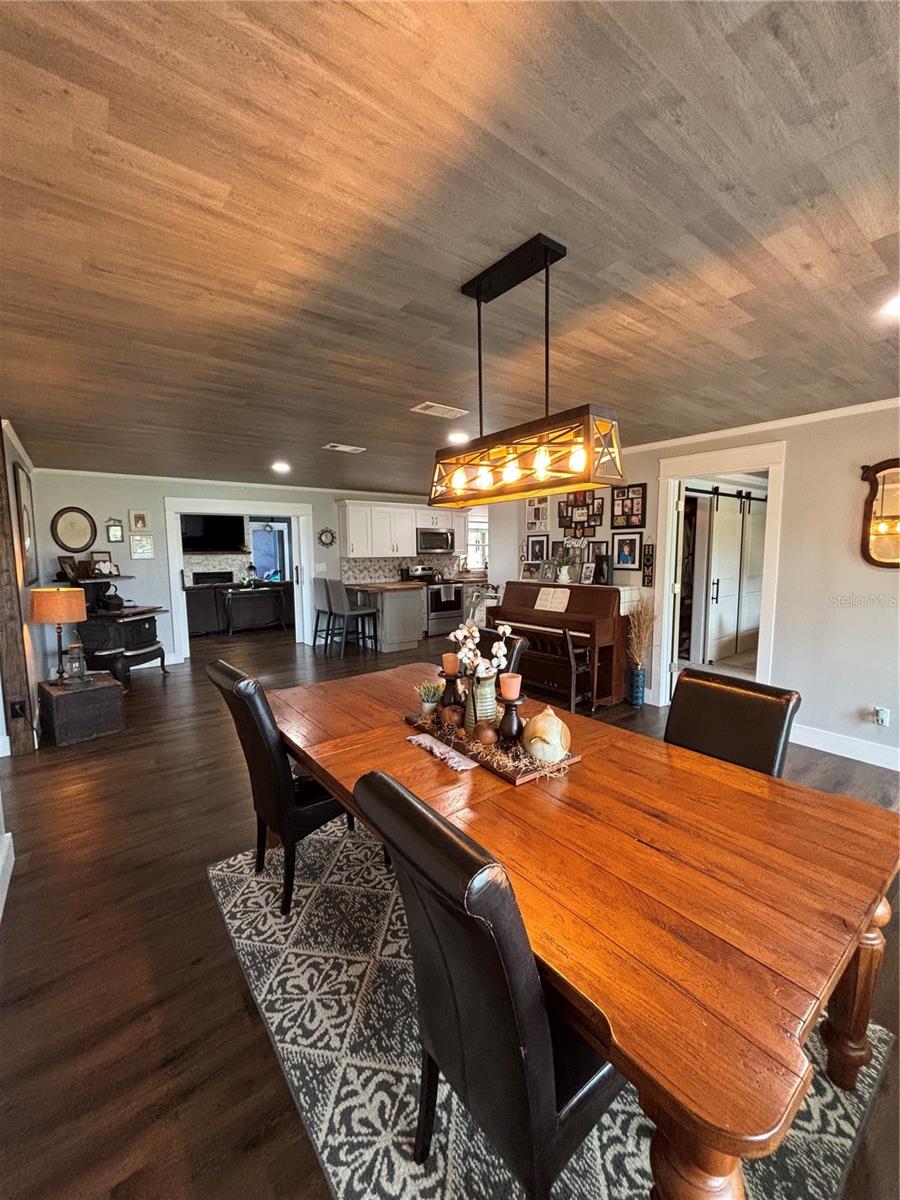 Image 4 of 35 For 37445 Grays Airport Road