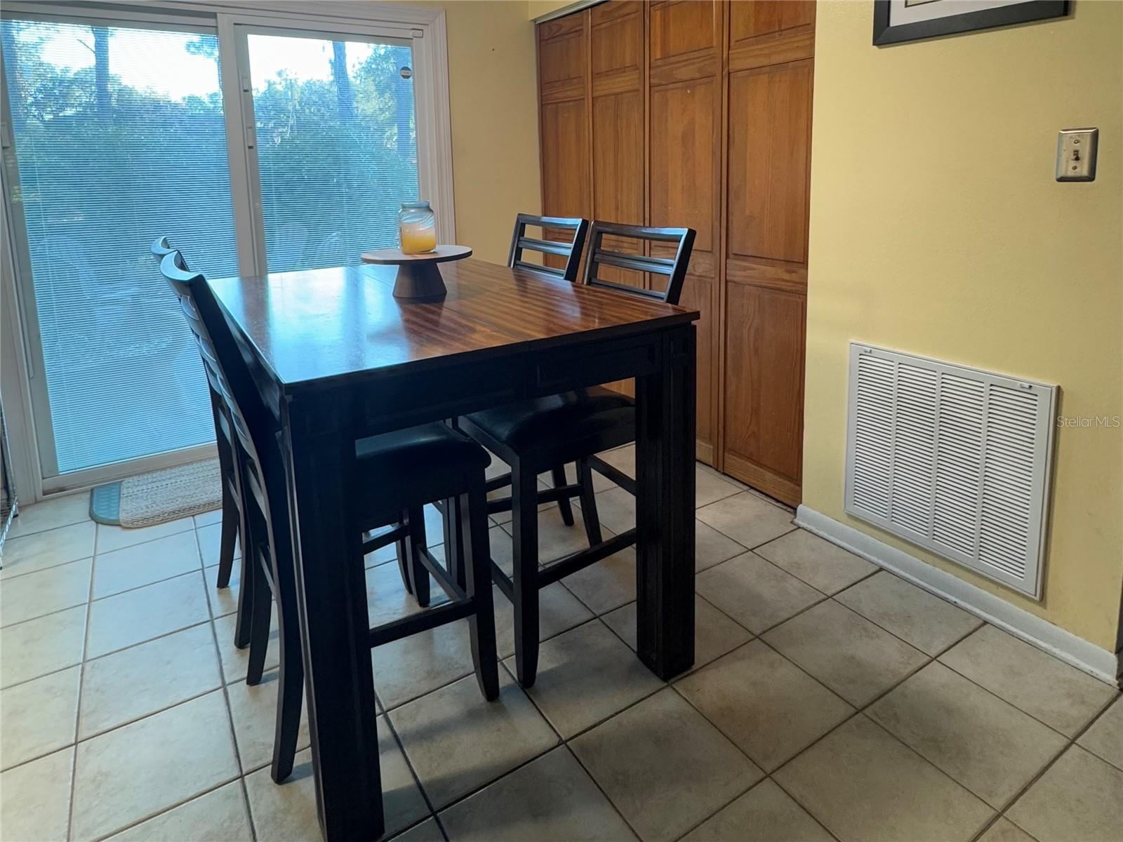 Image 7 of 15 For 6084 119 Street