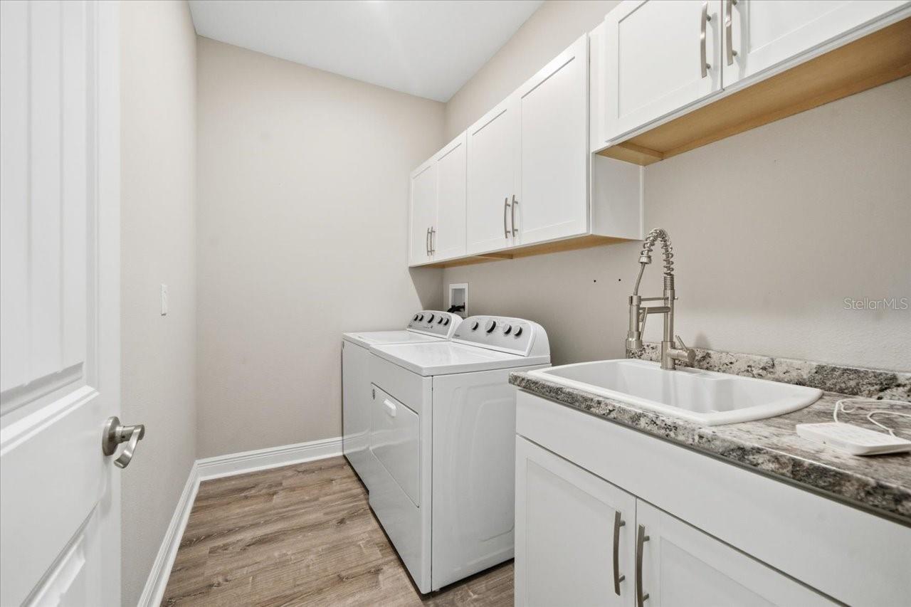 Image 17 of 31 For 9202 Satinwood Terrace