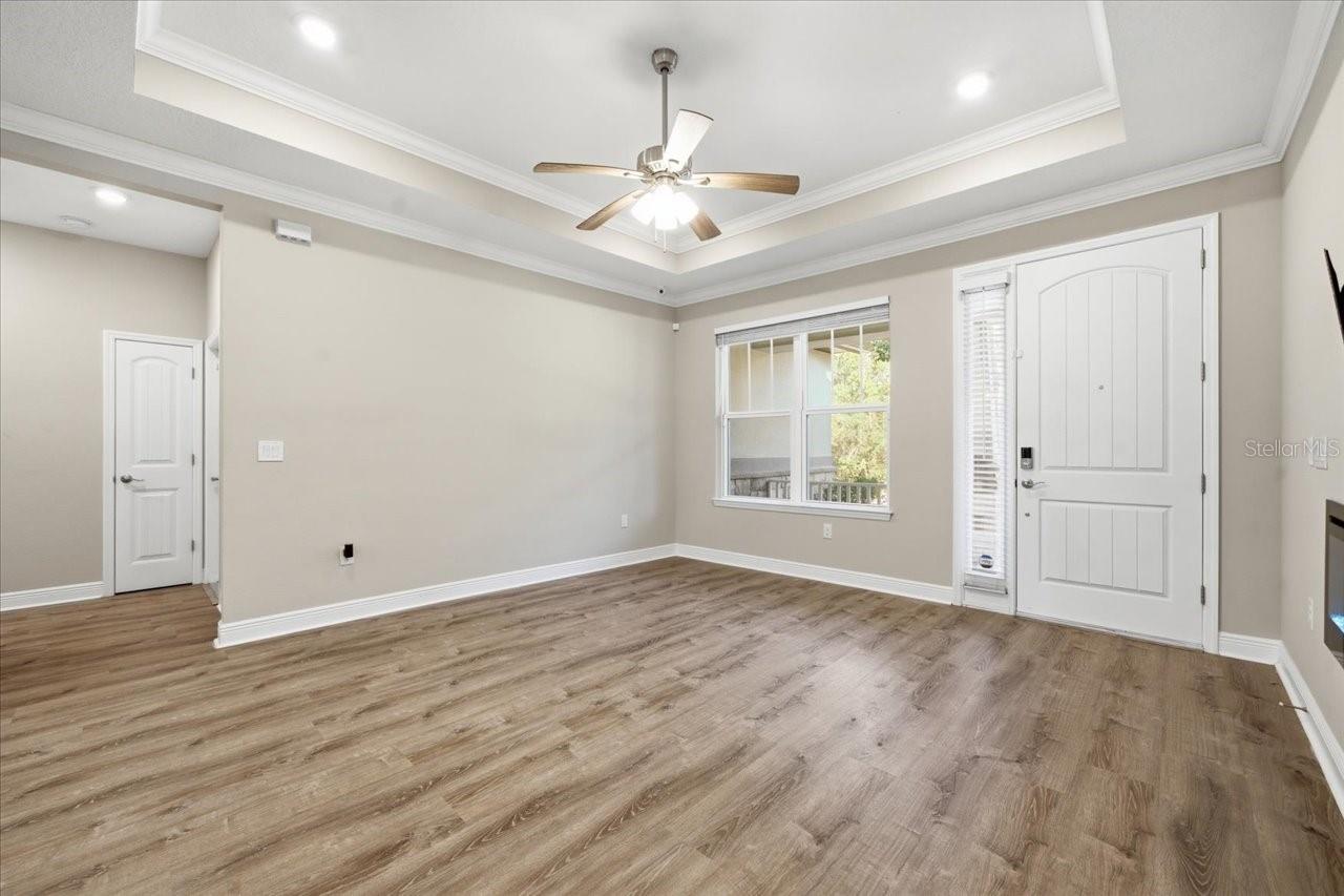 Image 4 of 31 For 9202 Satinwood Terrace