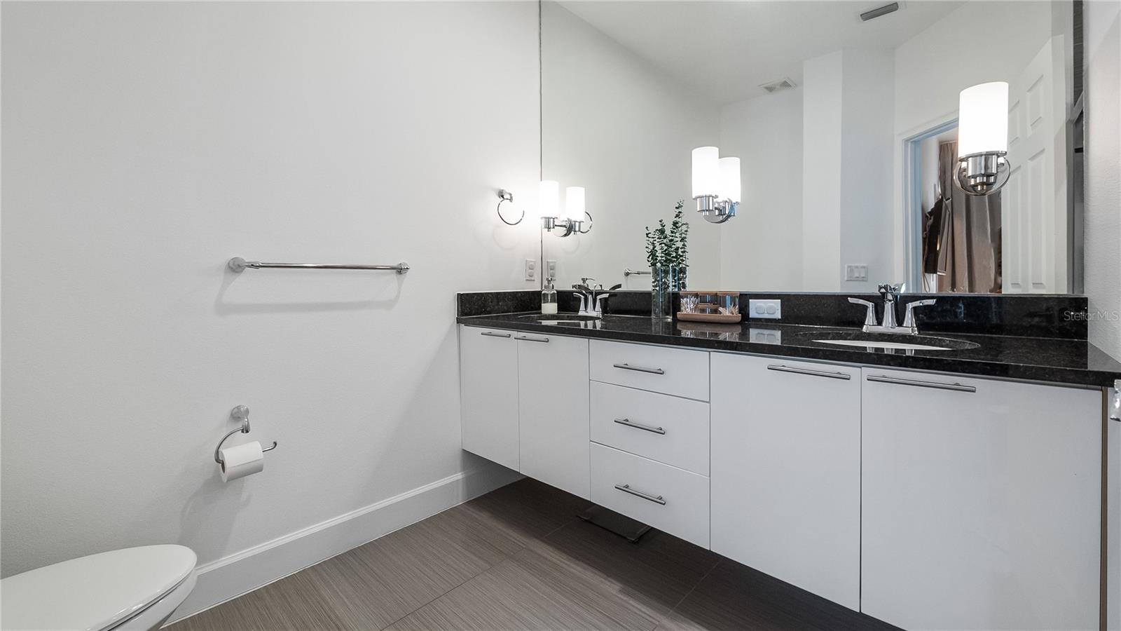 Image 17 of 33 For 17534 Placidity Avenue