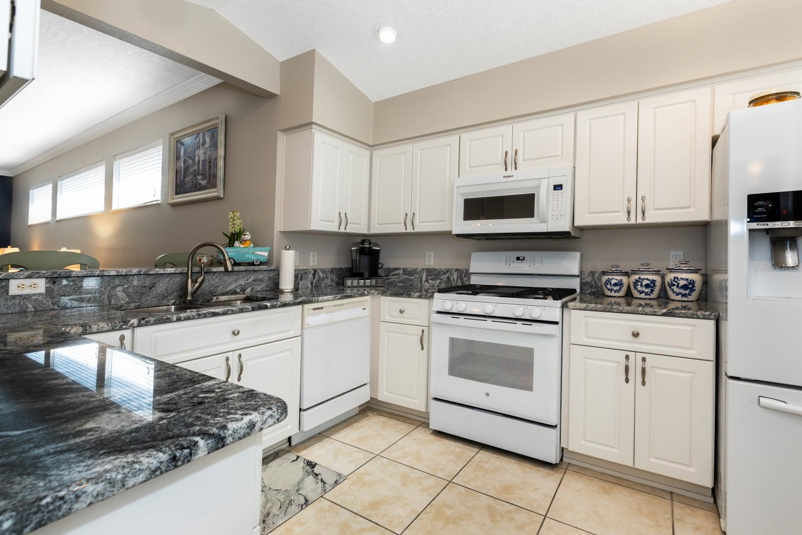 Image 5 of 19 For 5422 Aurora Drive