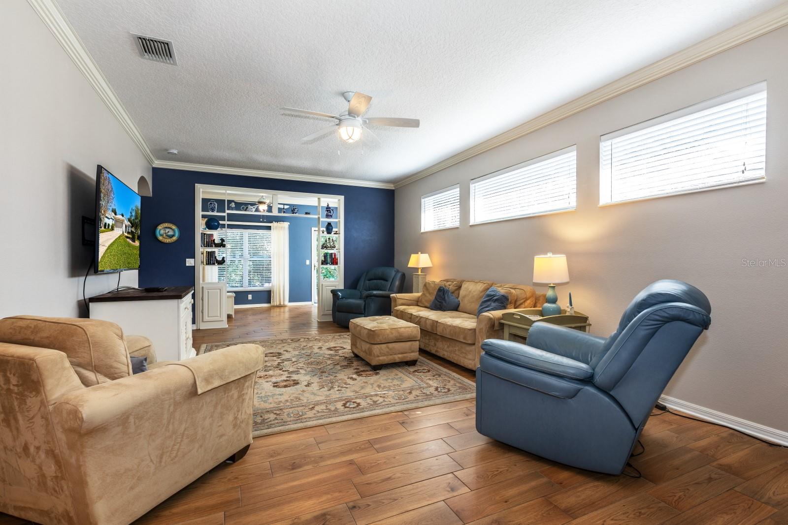 Image 9 of 19 For 5422 Aurora Drive