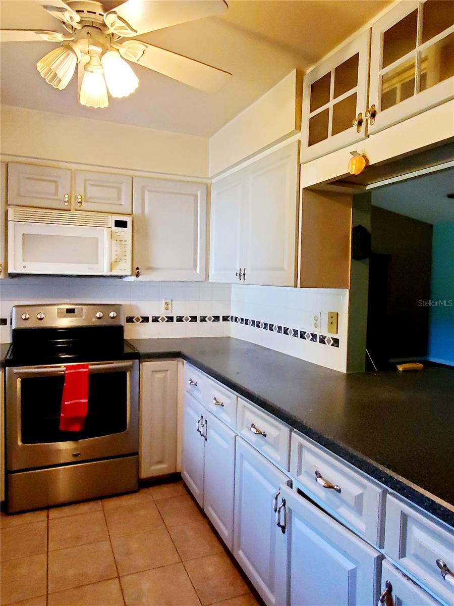 Image 10 of 32 For 12520 54th Avenue