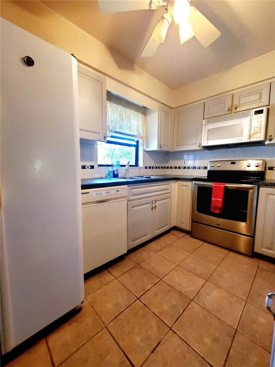 Image 13 of 32 For 12520 54th Avenue