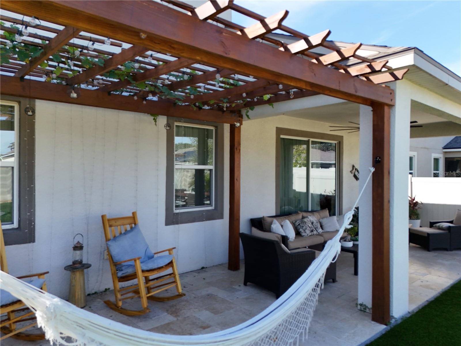 Listing photo id 1 for 11524 Cedar Valley Drive