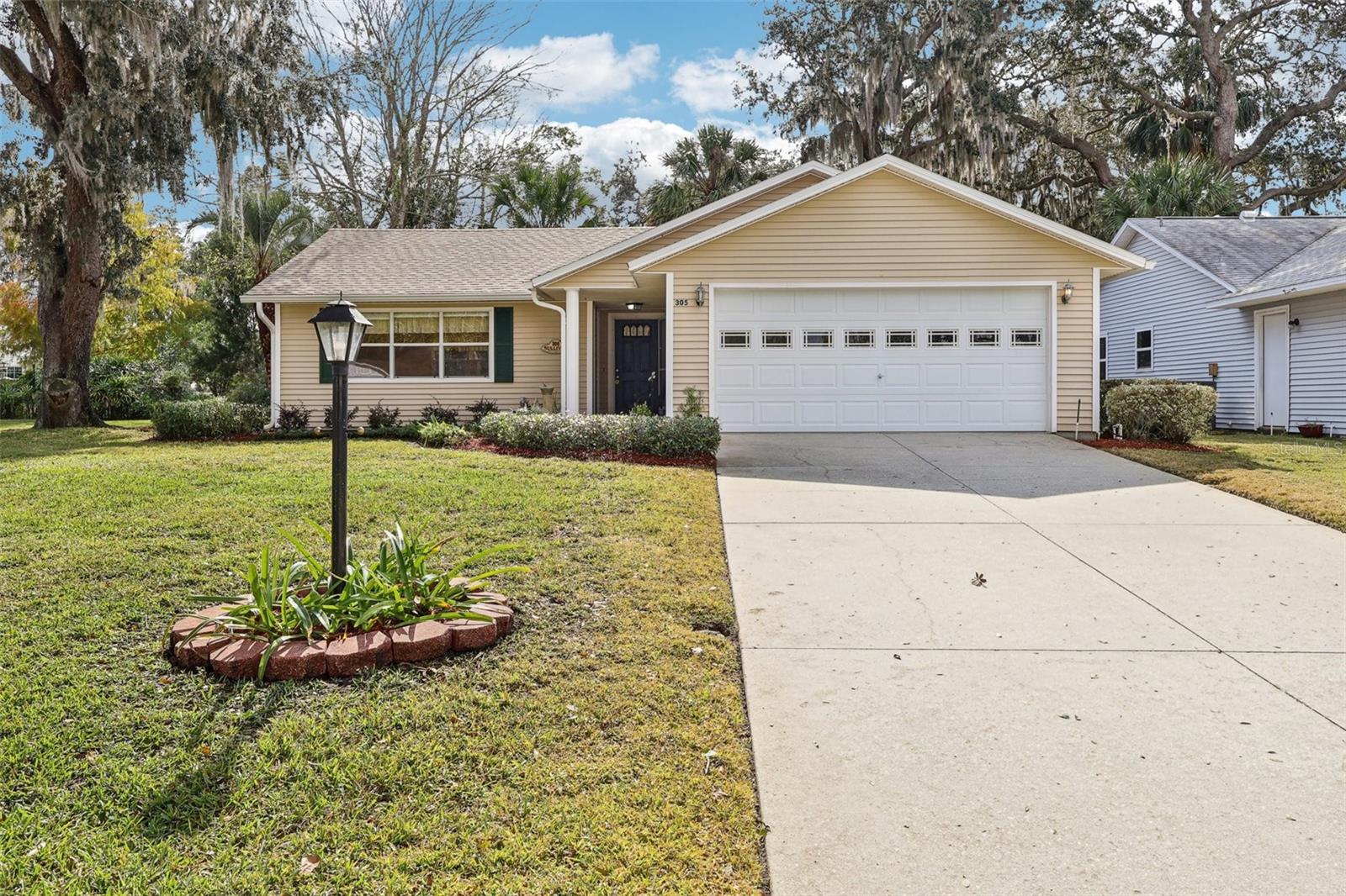 Details for 305 Brigadoon Circle, LEESBURG, FL 34788