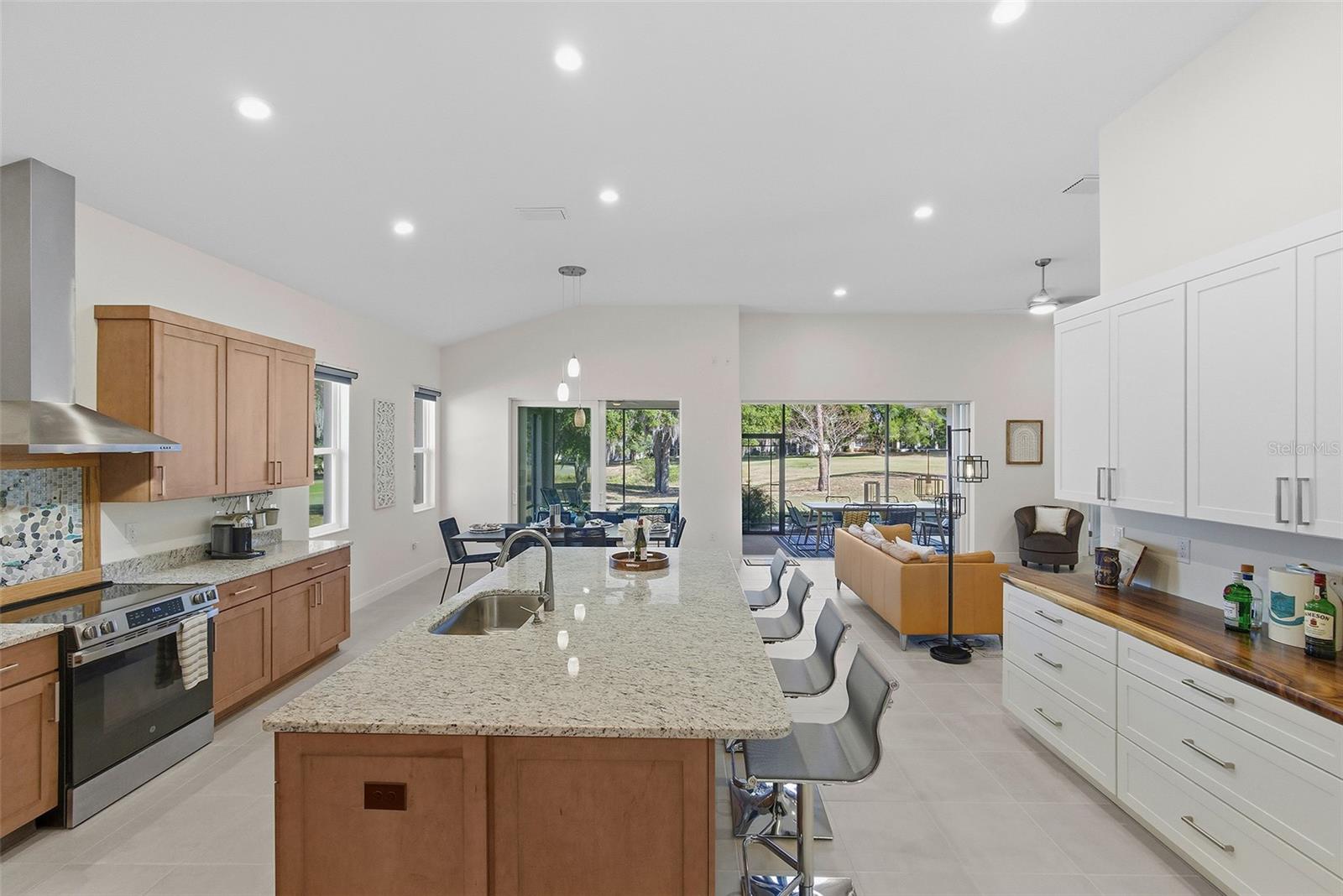 Image 10 of 62 For 5090 Greens Drive