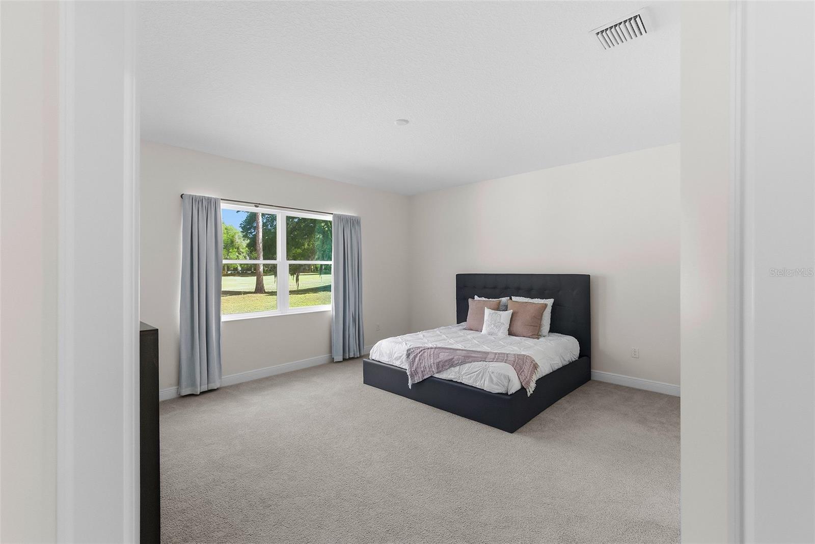 Image 20 of 62 For 5090 Greens Drive