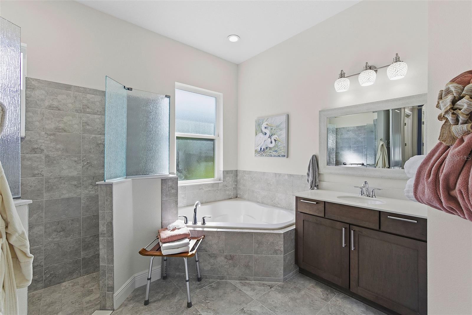 Image 23 of 62 For 5090 Greens Drive