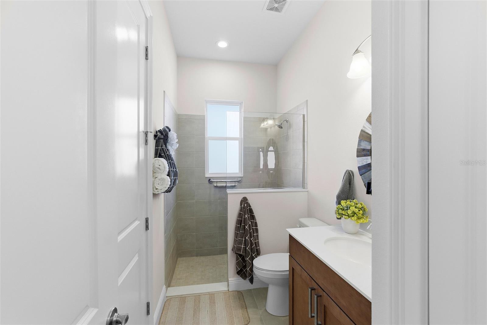 Image 32 of 62 For 5090 Greens Drive