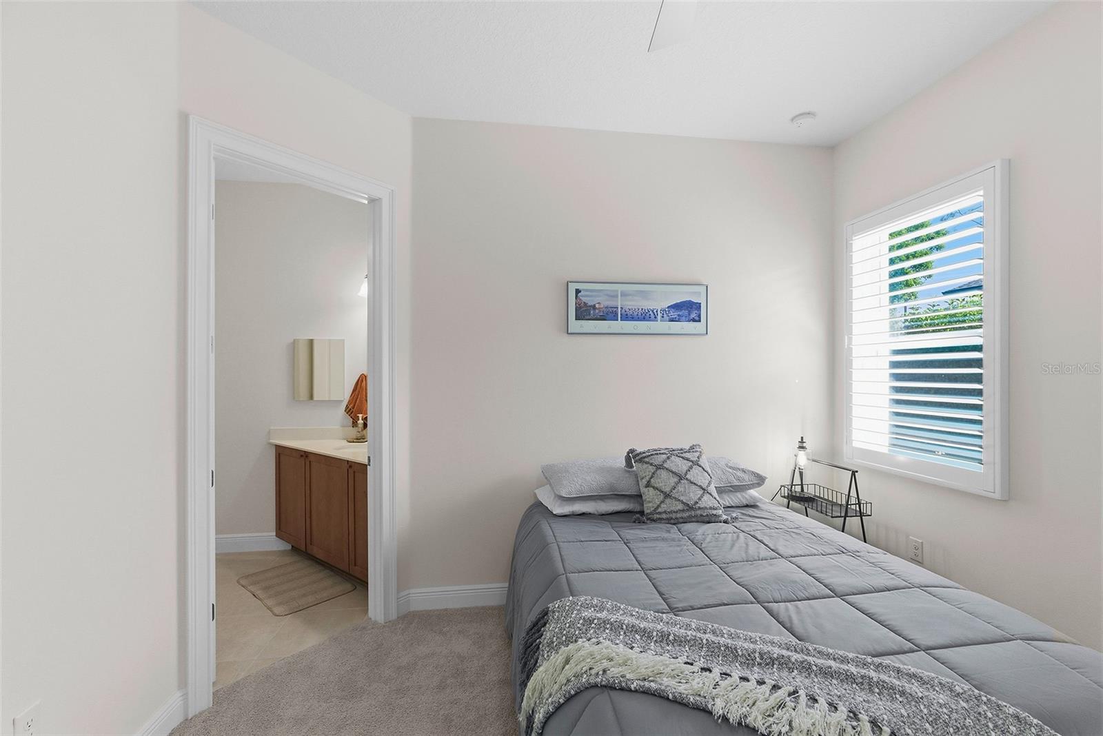 Image 35 of 62 For 5090 Greens Drive