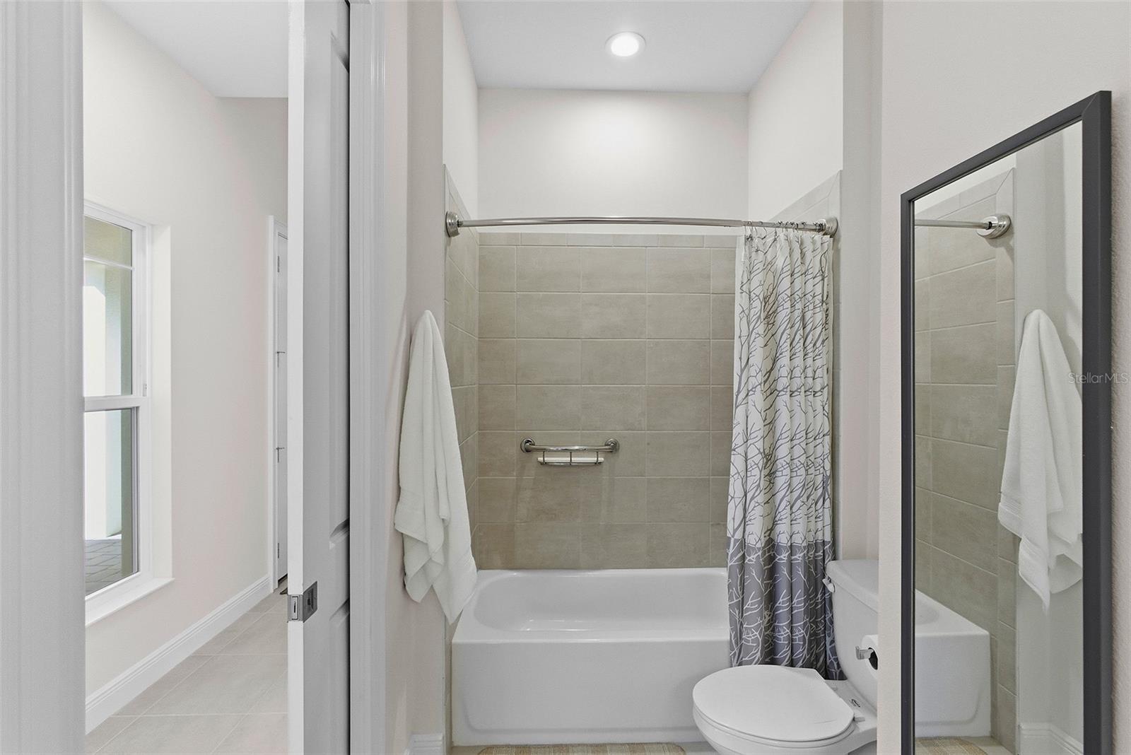 Image 38 of 62 For 5090 Greens Drive