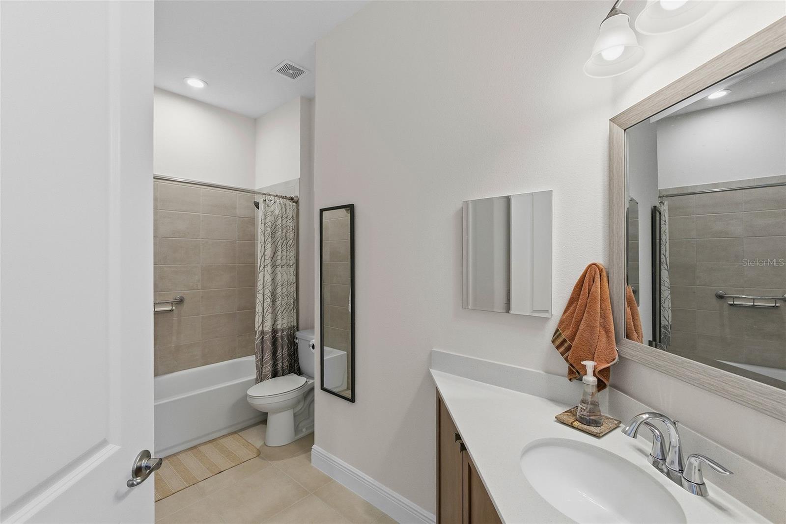 Image 39 of 62 For 5090 Greens Drive