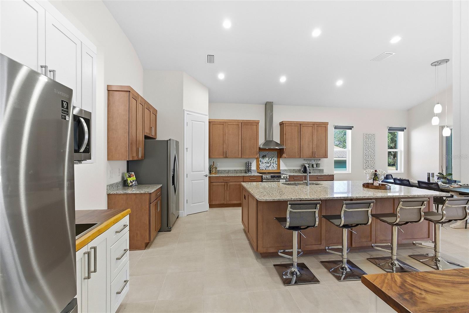 Image 8 of 62 For 5090 Greens Drive