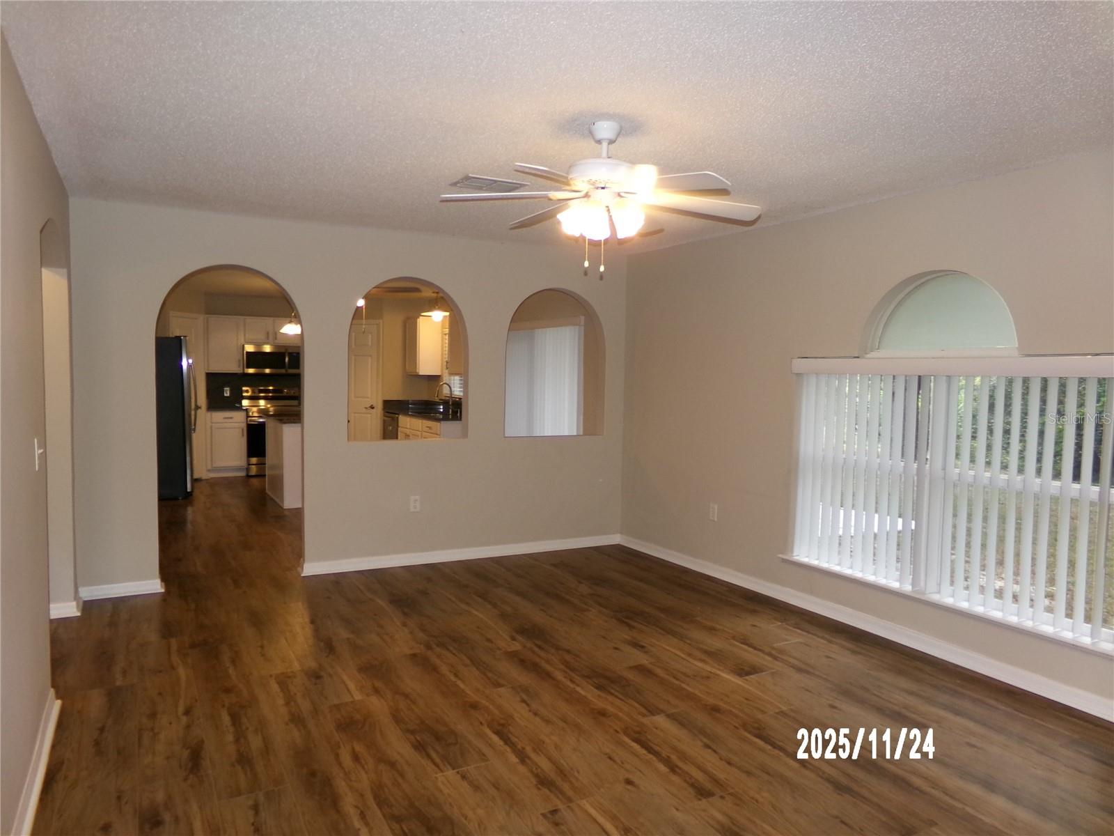 Image 13 of 40 For 9412 Water Fern Circle