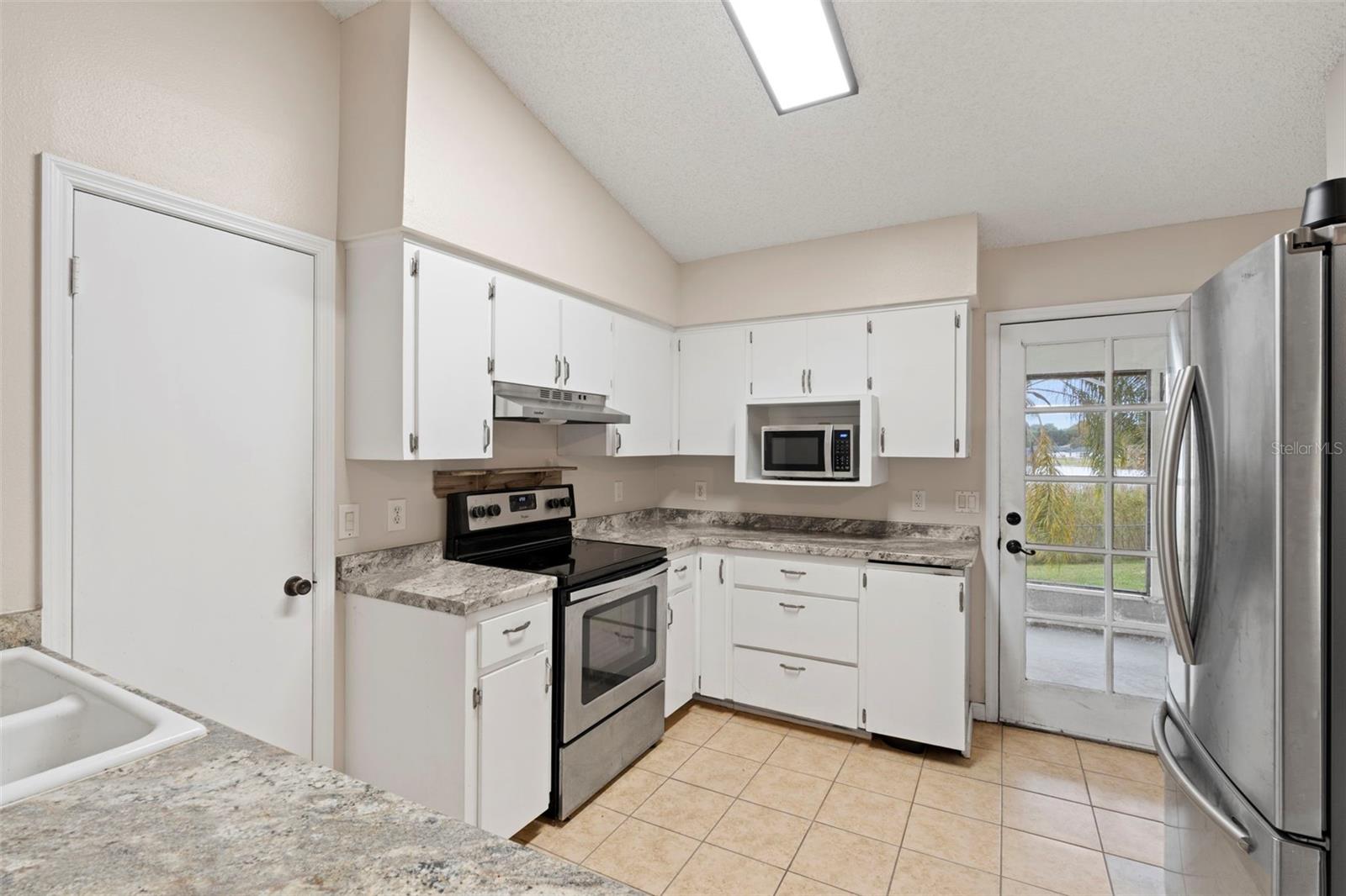 Image 10 of 33 For 43 Lake Jackson Drive