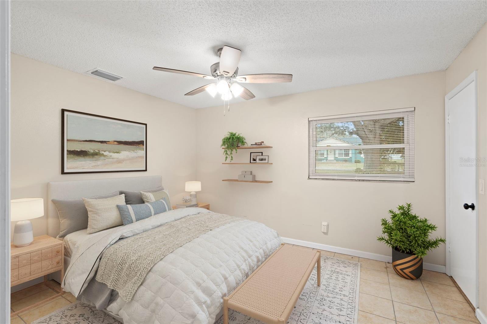 Image 14 of 33 For 43 Lake Jackson Drive