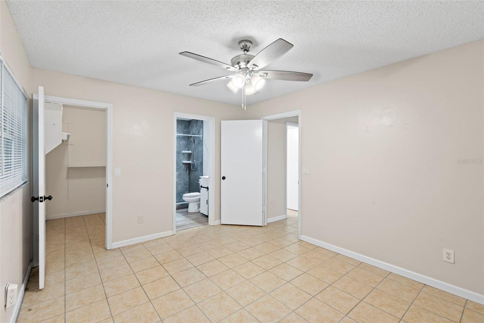 Image 16 of 33 For 43 Lake Jackson Drive