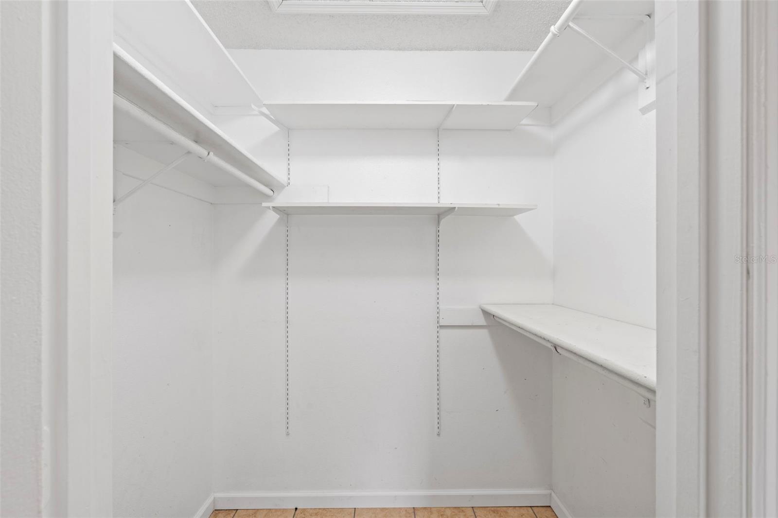 Image 18 of 33 For 43 Lake Jackson Drive