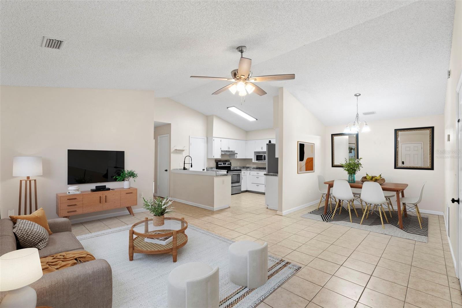 Image 5 of 33 For 43 Lake Jackson Drive