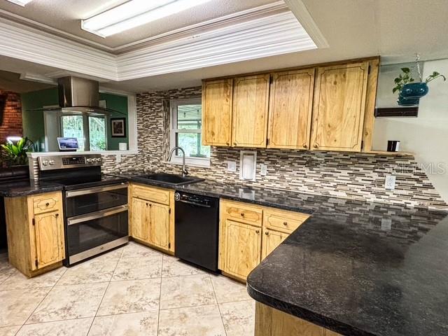 Image 22 of 76 For 410 Orchid Way