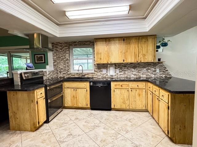 Image 23 of 76 For 410 Orchid Way