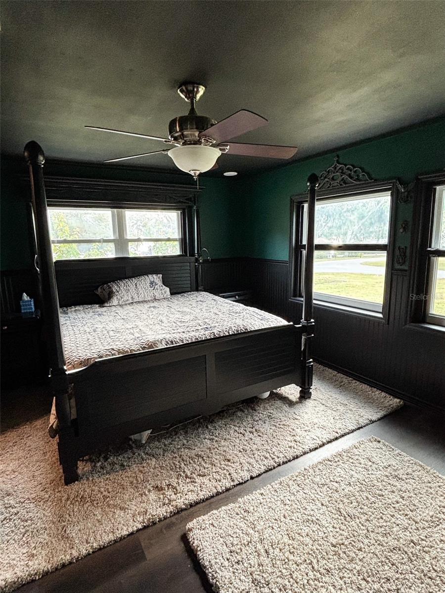 Image 33 of 76 For 410 Orchid Way