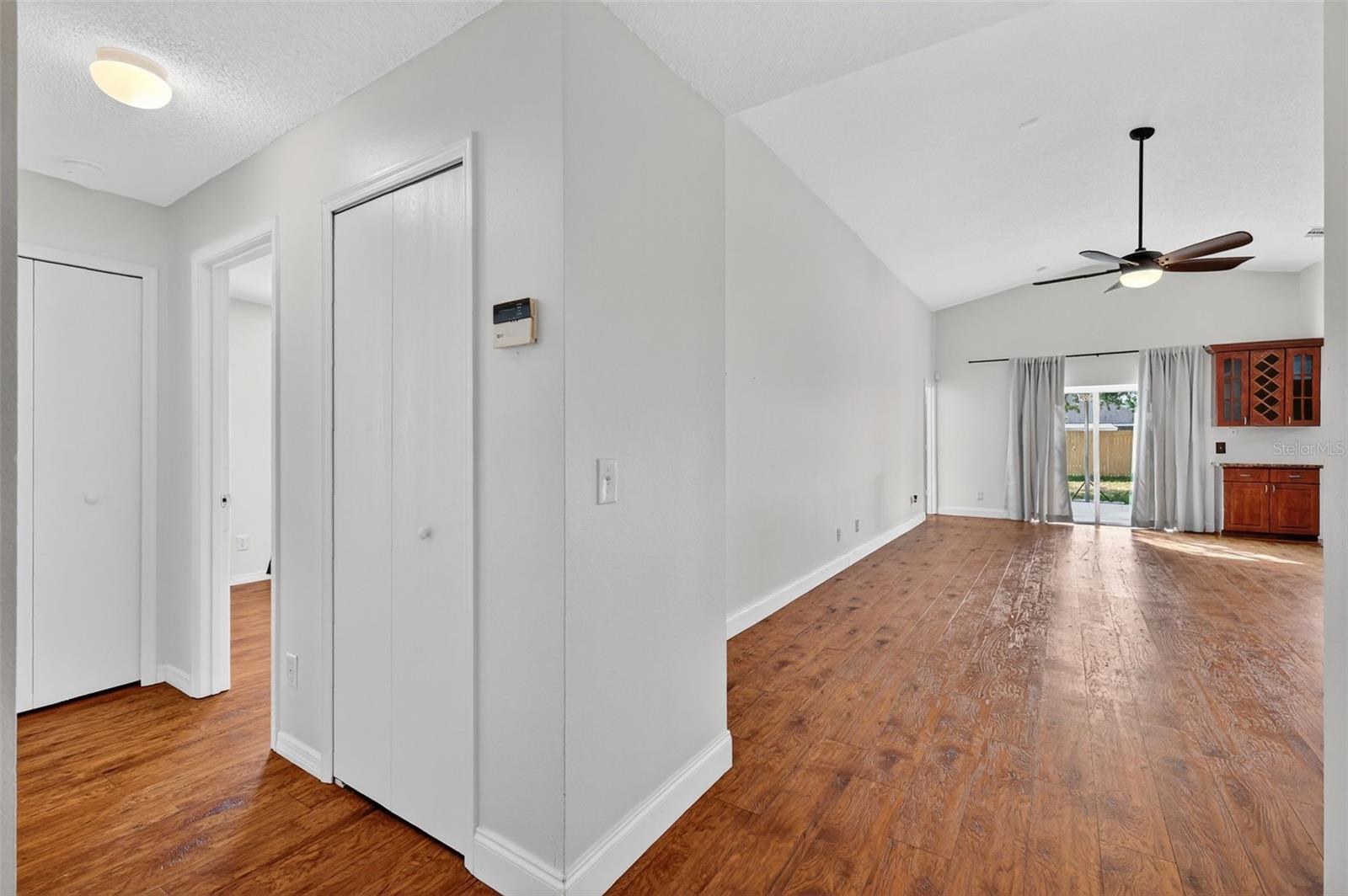 Image 23 of 31 For 145 Lake Catherine Cir