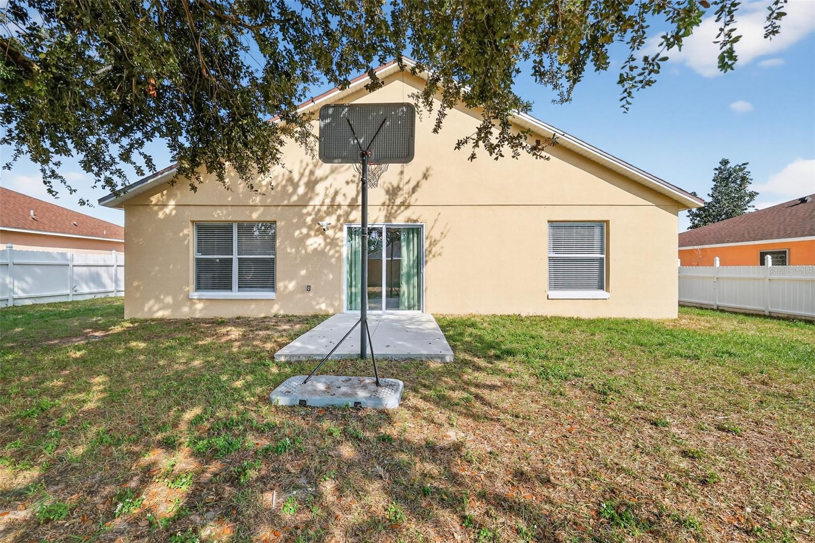 Image 24 of 31 For 145 Lake Catherine Cir