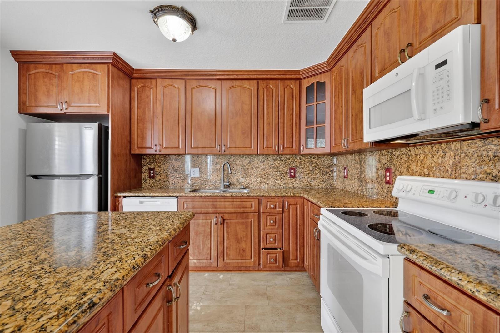 Image 9 of 31 For 145 Lake Catherine Cir