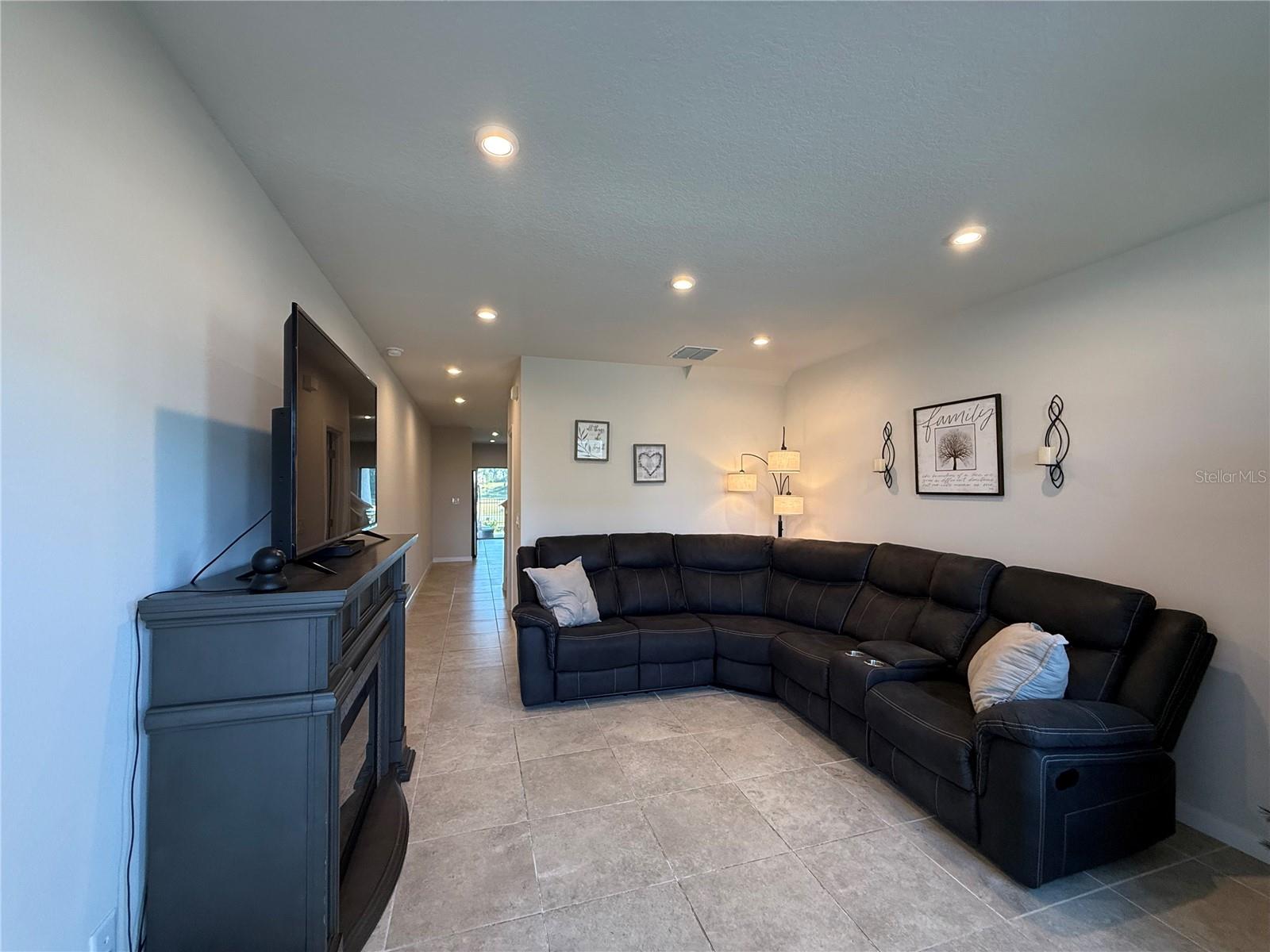 Image 2 of 49 For 1204 Port Blue Way