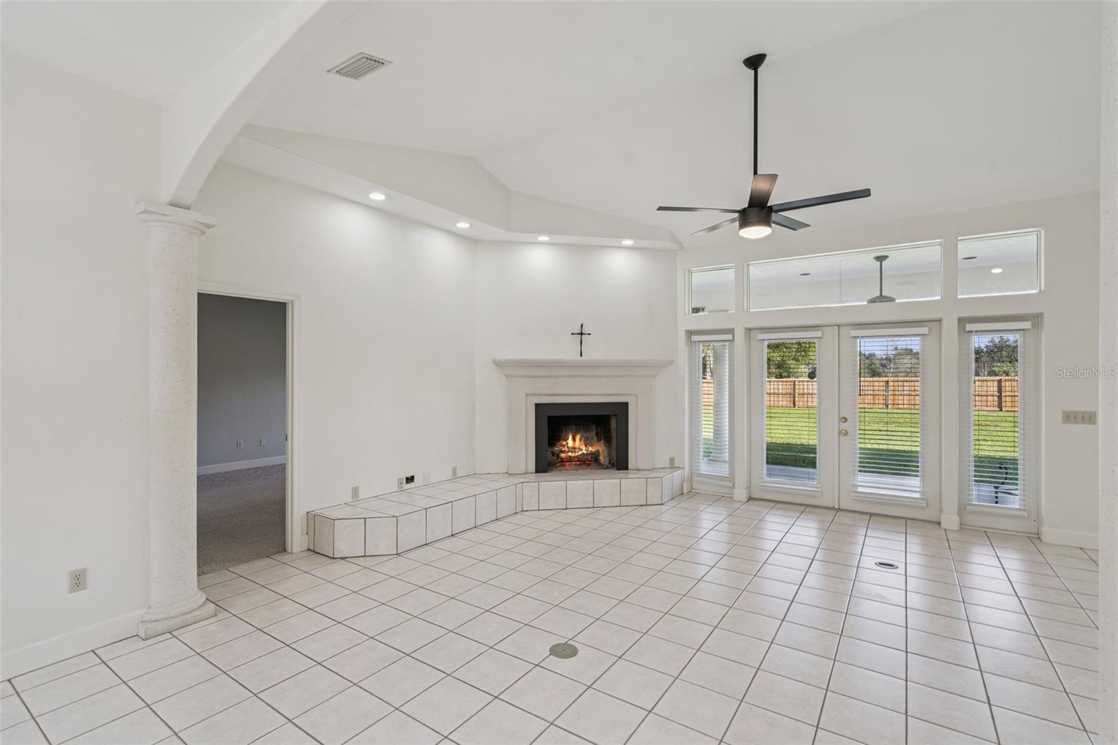 Image 11 of 45 For 26820 Bloomfield Avenue